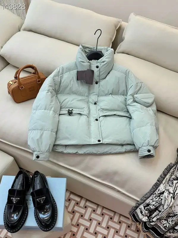 Prada sz38-44 26yr102 (1)